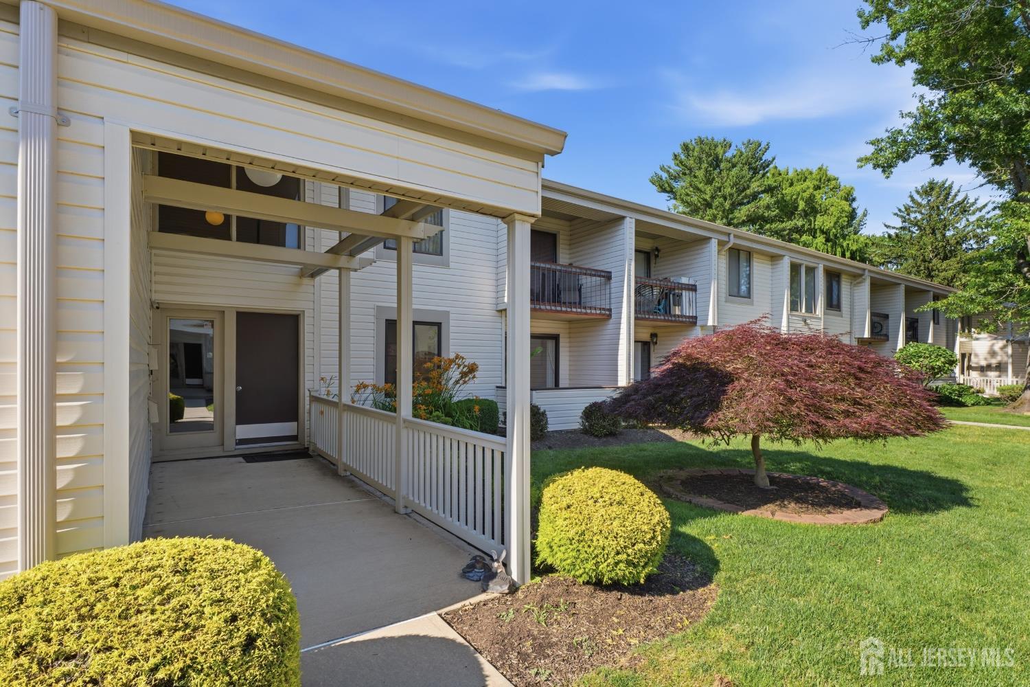 5 Avon Drive East Windsor NJ 08520