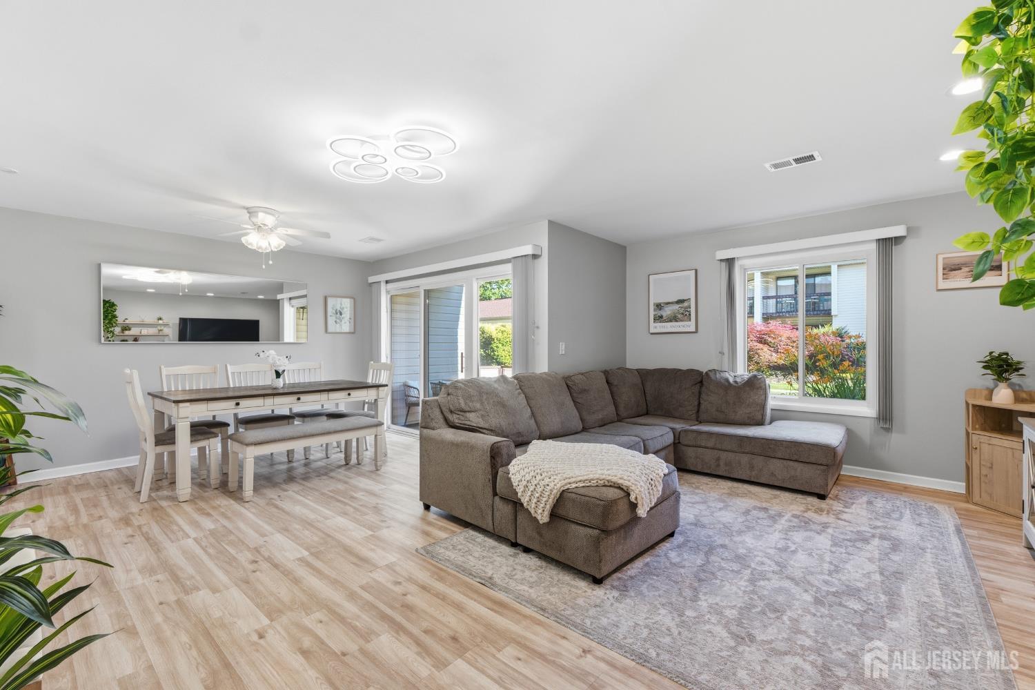 5 Avon Drive East Windsor NJ 08520