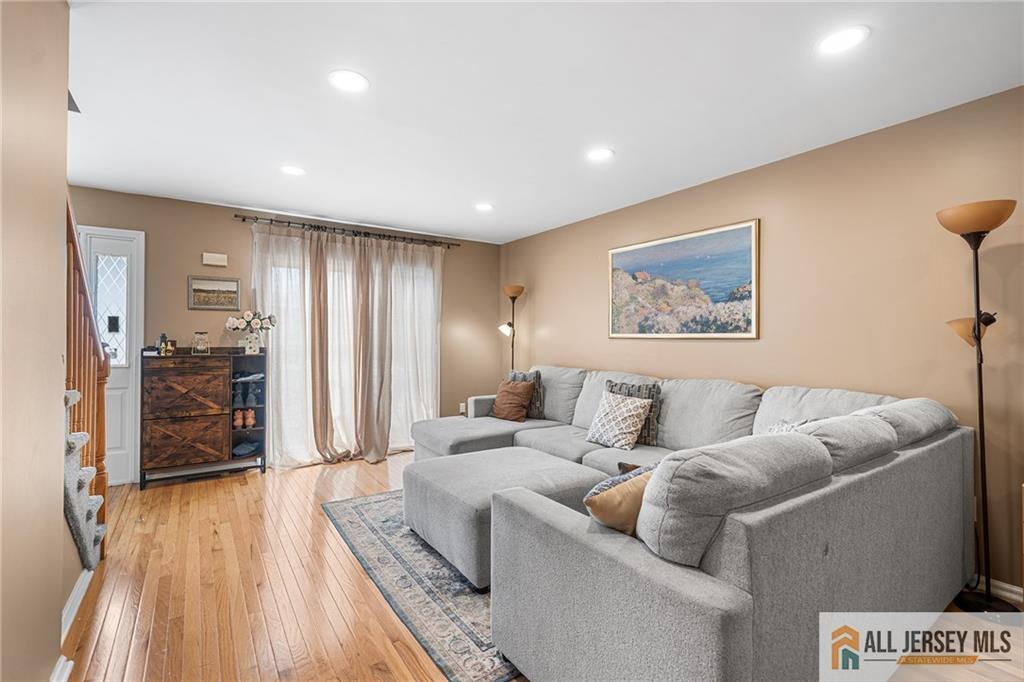 364 Bowler Court Piscataway NJ 08854