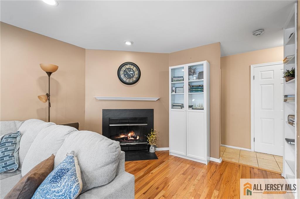 364 Bowler Court Piscataway NJ 08854