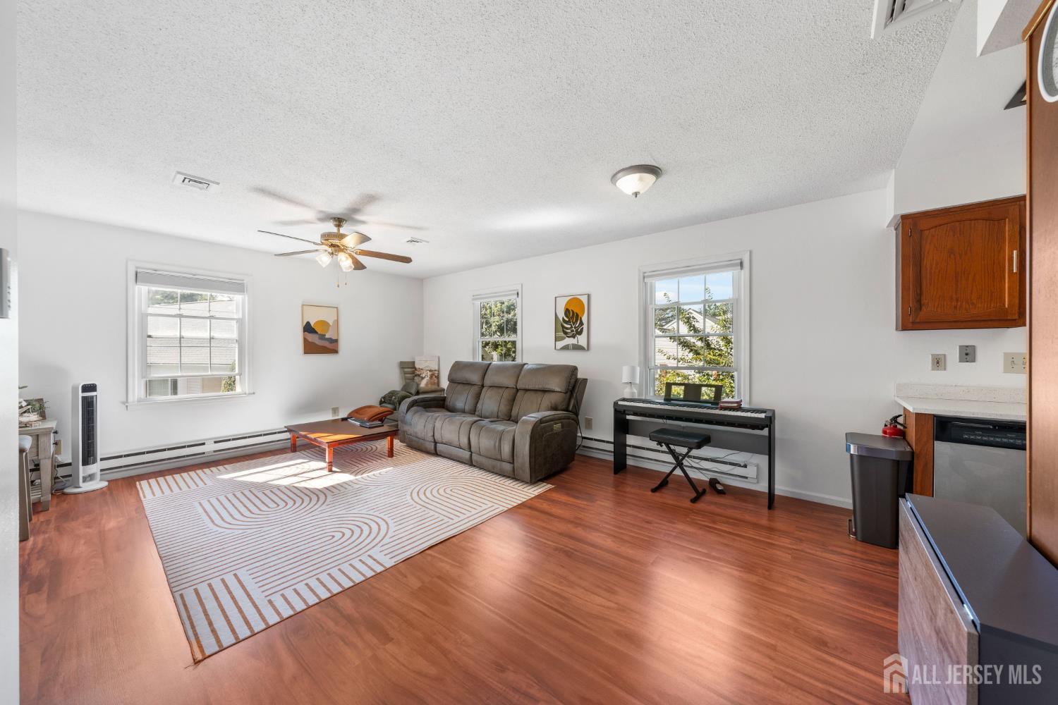 406 Oxford Lane Monroe NJ 08831