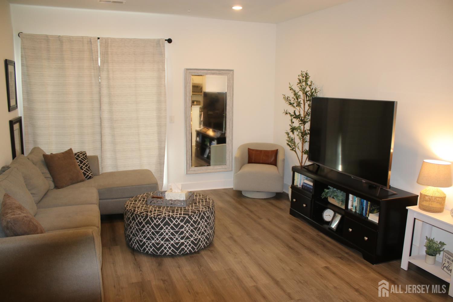 1117 Vanderbergh Boulevard Monroe NJ 08831
