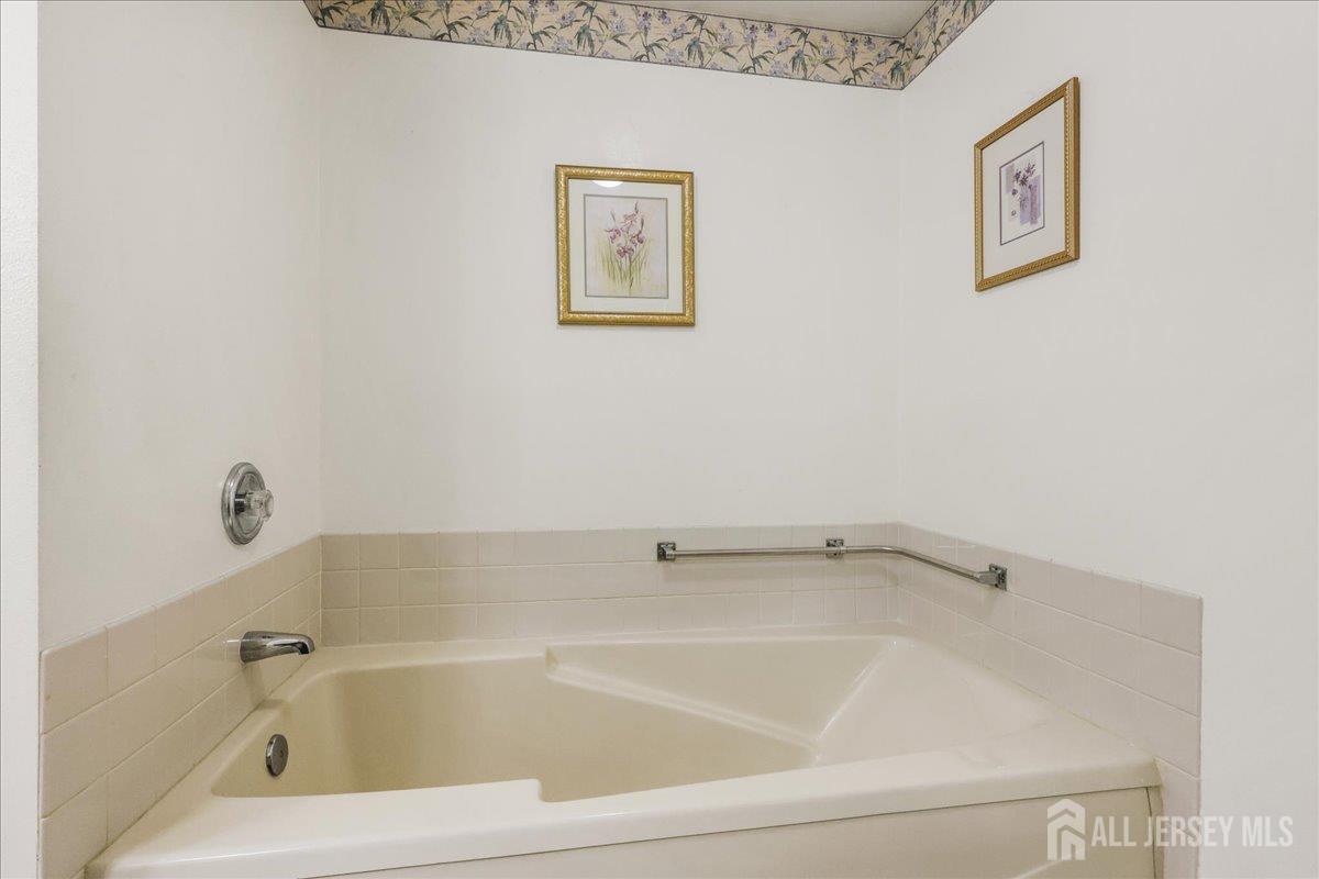 190 Tanager Drive Monroe NJ 08831