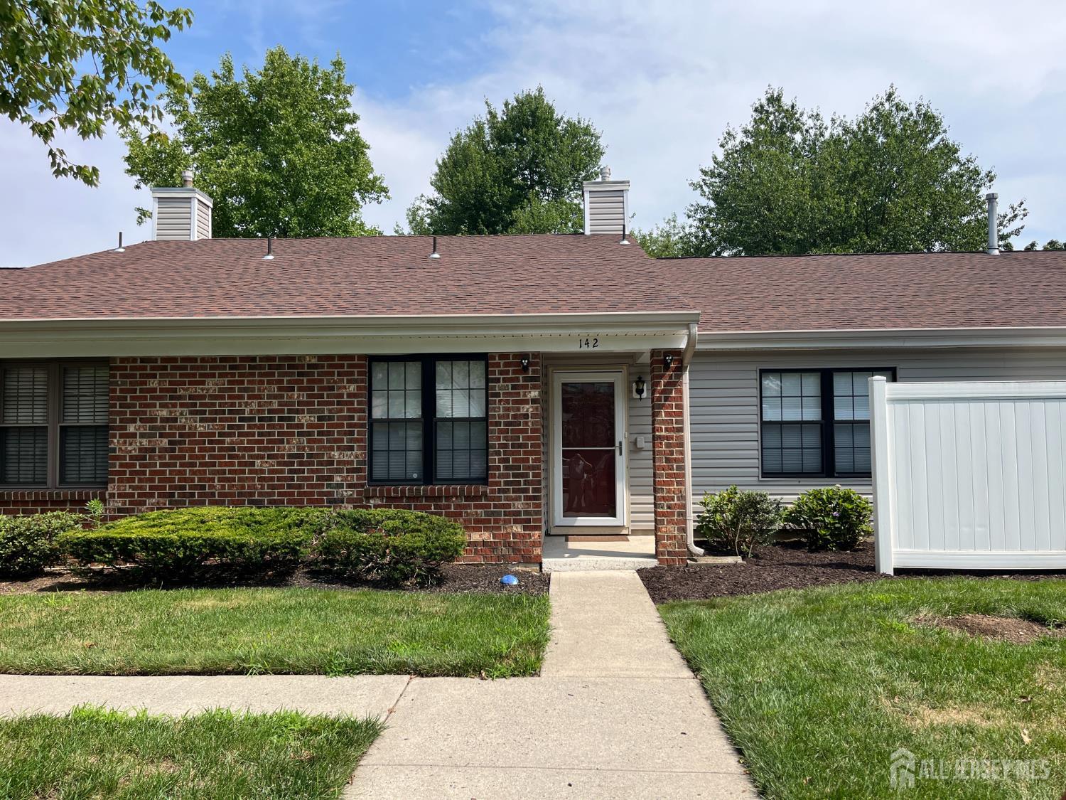 142 Wycoff Way W East Brunswick NJ 08816