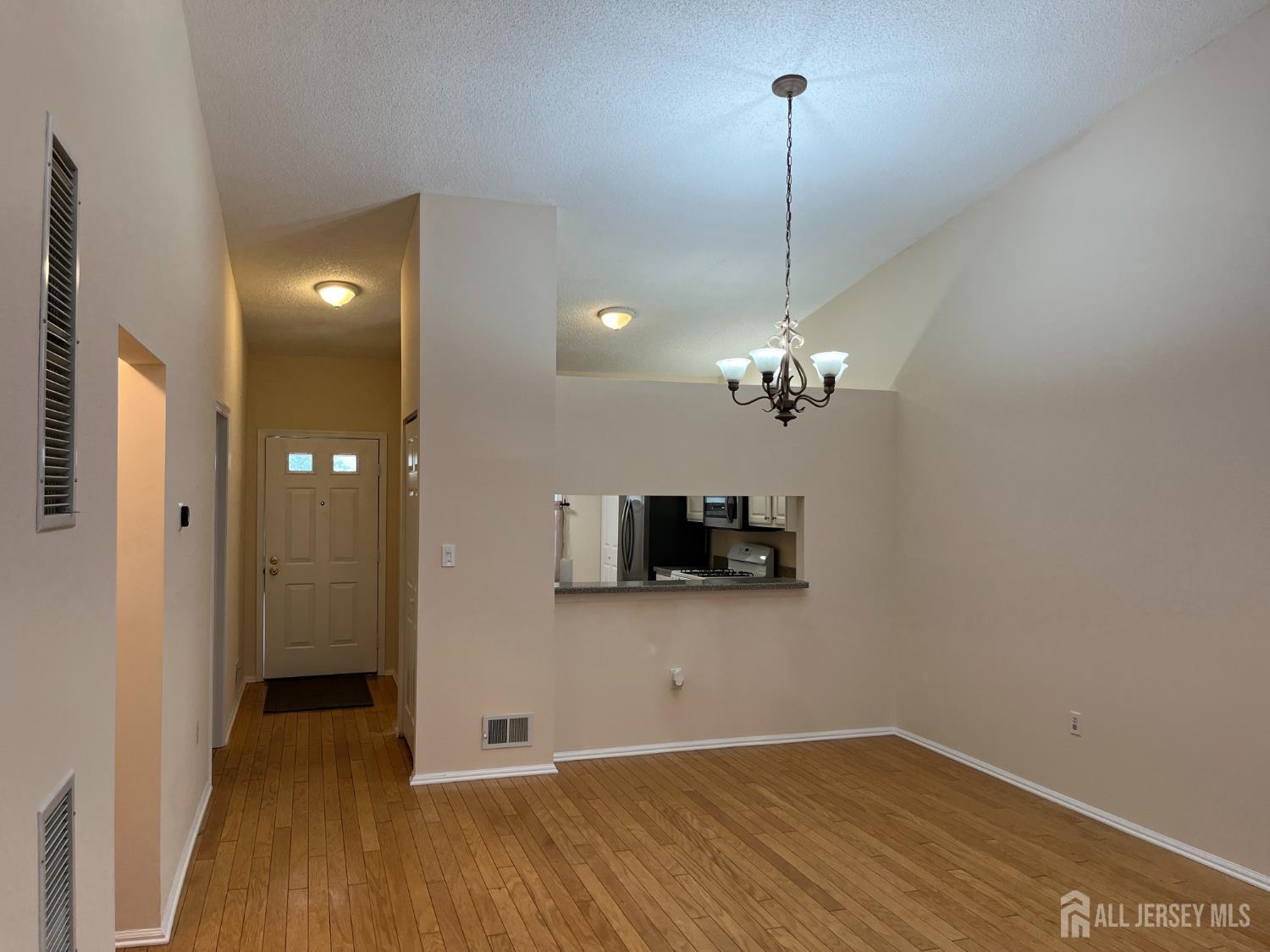 142 Wycoff Way W East Brunswick NJ 08816