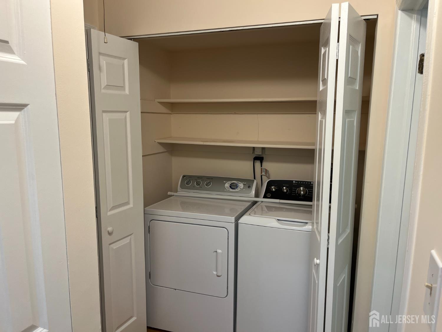 142 Wycoff Way W East Brunswick NJ 08816