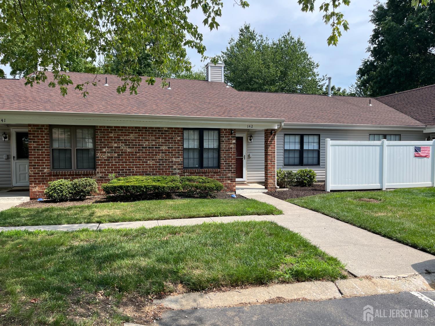 142 Wycoff Way W East Brunswick NJ 08816