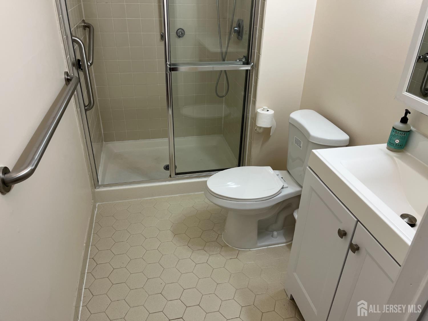 142 Wycoff Way W East Brunswick NJ 08816