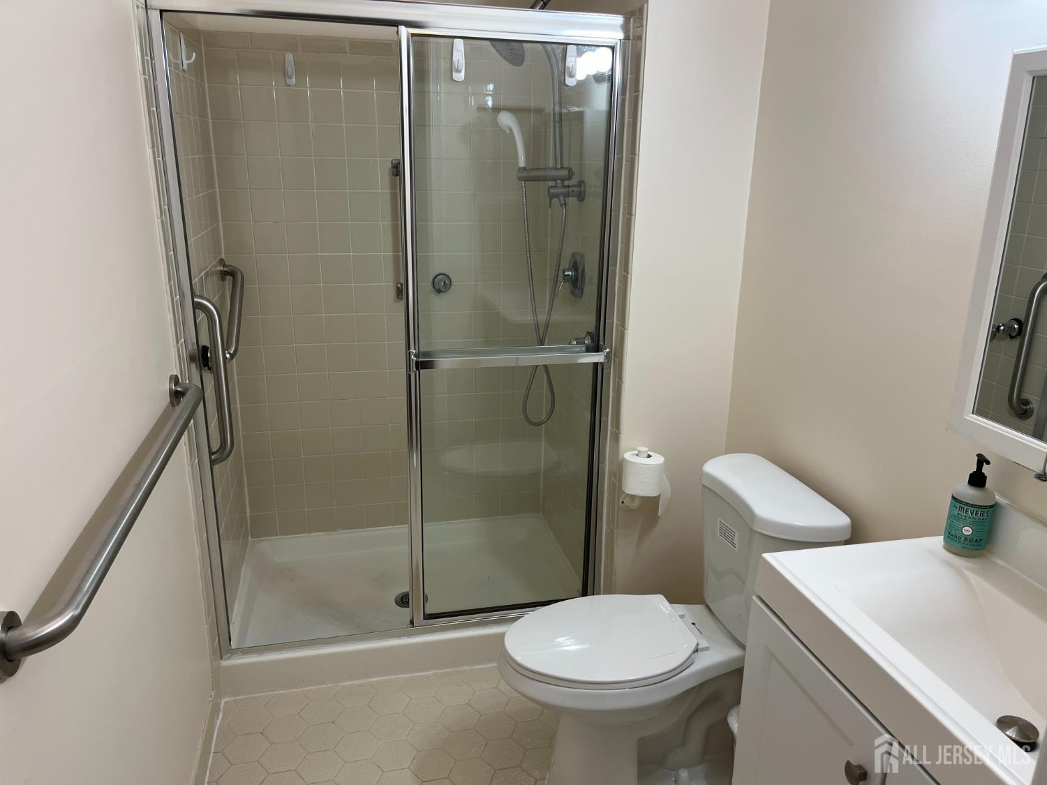 142 Wycoff Way W East Brunswick NJ 08816
