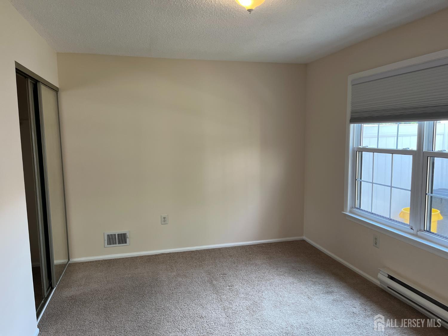 142 Wycoff Way W East Brunswick NJ 08816