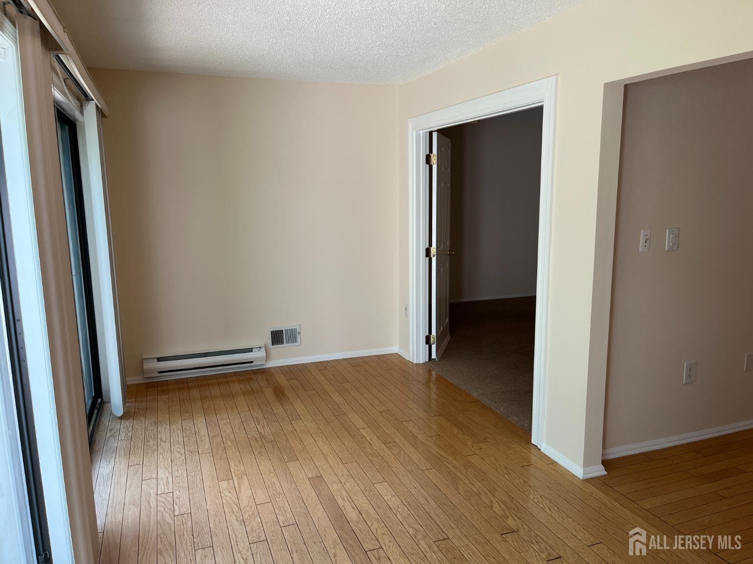 142 Wycoff Way W East Brunswick NJ 08816