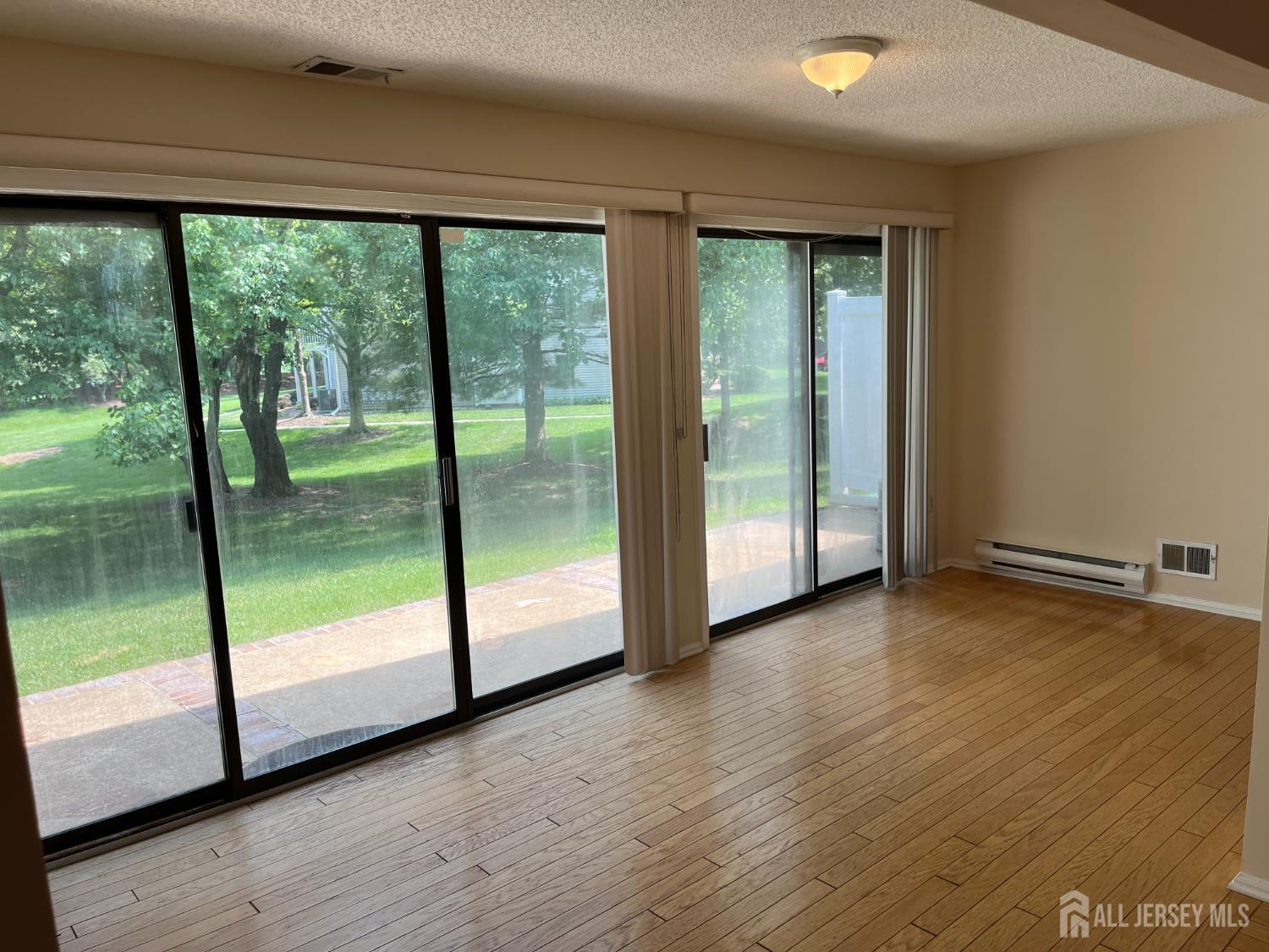 142 Wycoff Way W East Brunswick NJ 08816