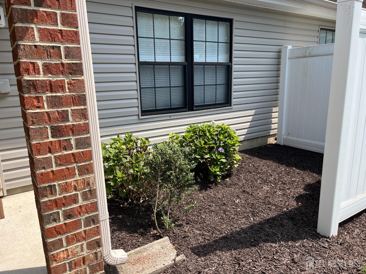 142 Wycoff Way W East Brunswick NJ 08816