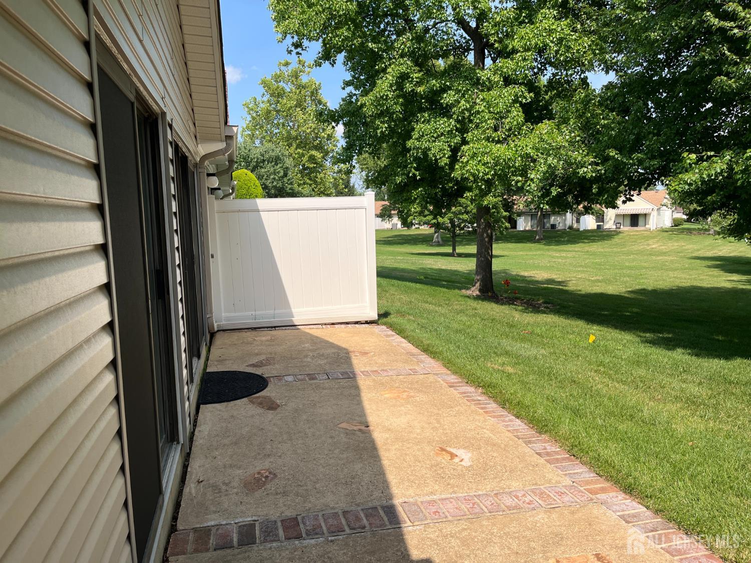 142 Wycoff Way W East Brunswick NJ 08816