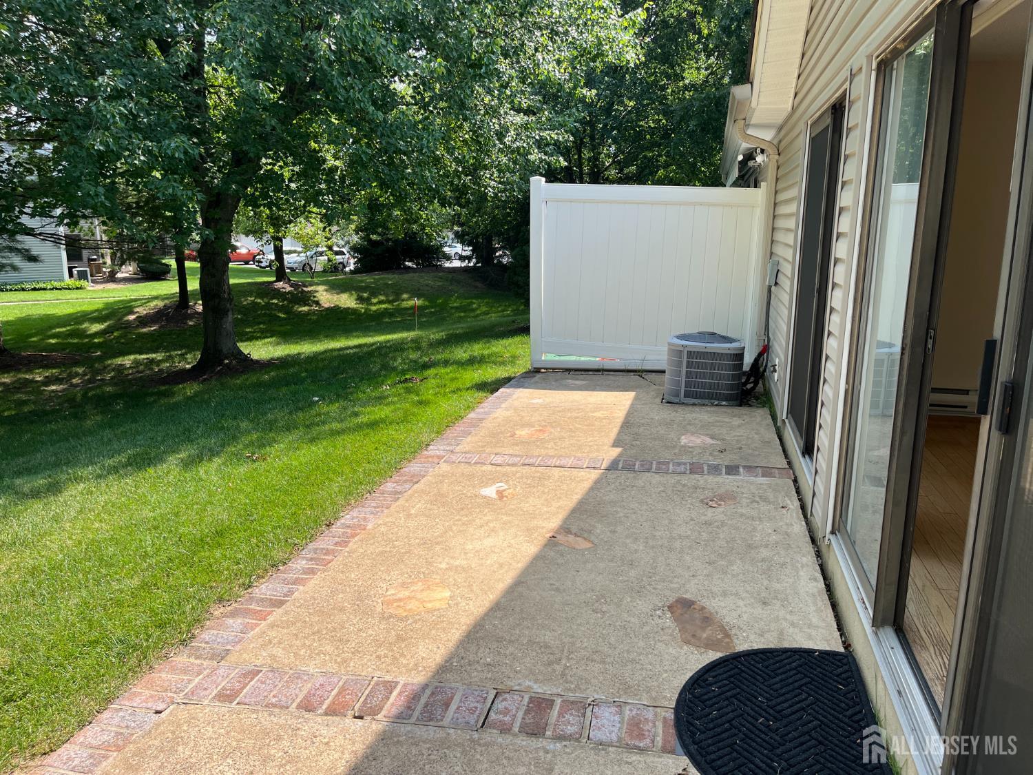 142 Wycoff Way W East Brunswick NJ 08816