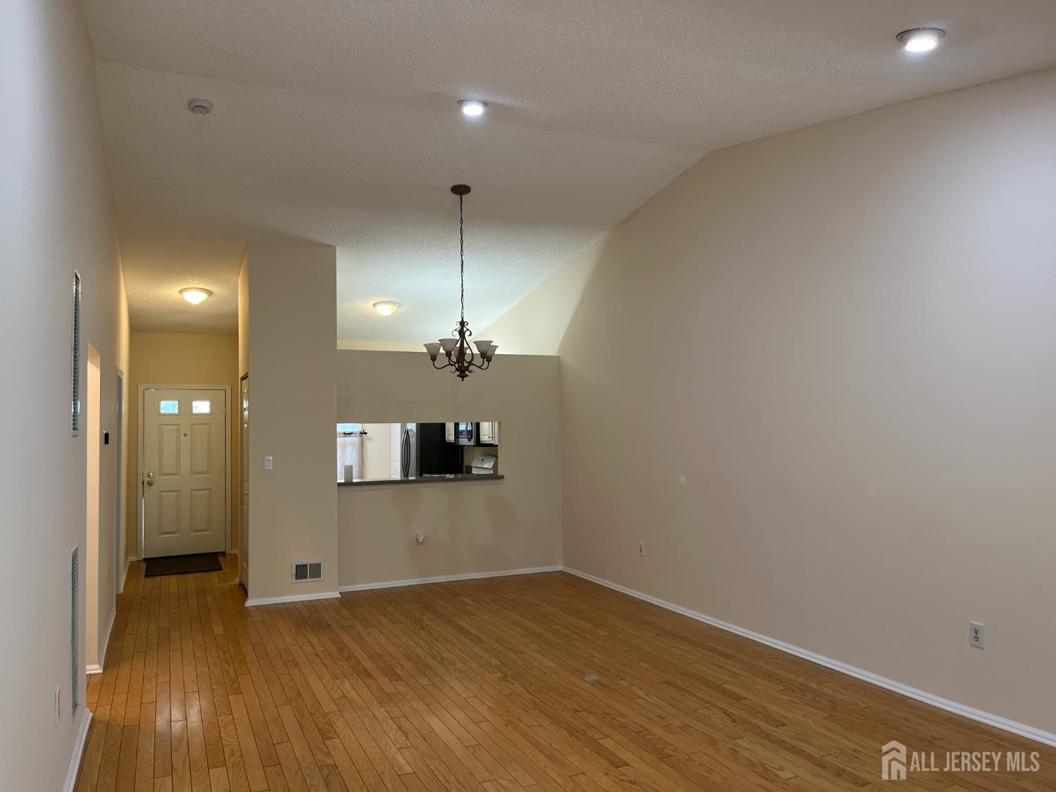 142 Wycoff Way W East Brunswick NJ 08816