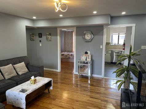 202 N Oaks Boulevard N North Brunswick NJ 08902