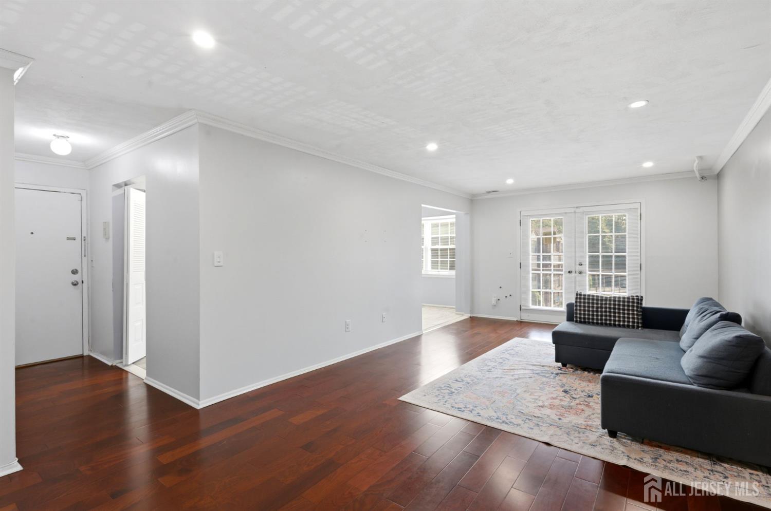 209 Newport Court Fords NJ 08863