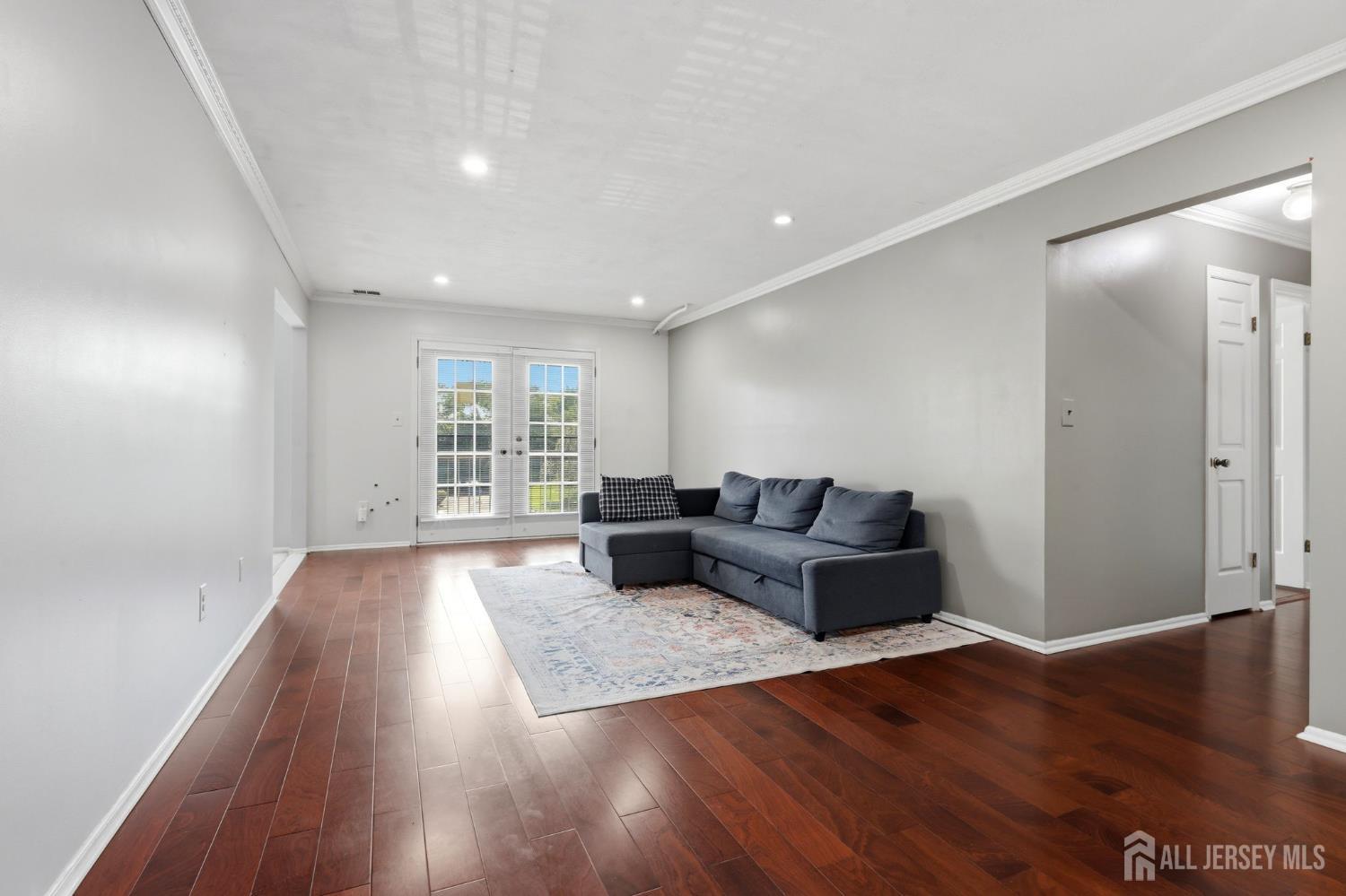 209 Newport Court Fords NJ 08863