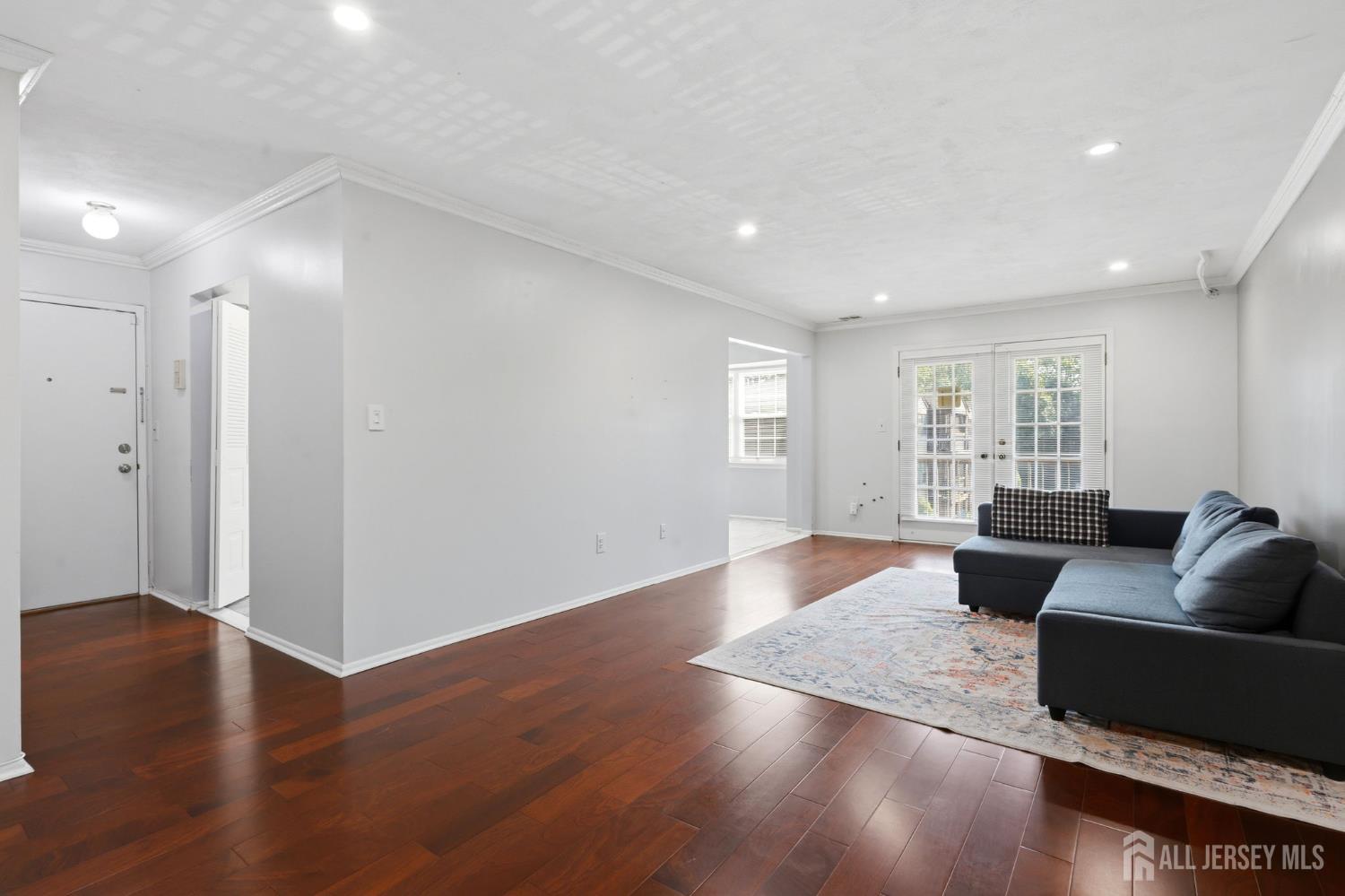 209 Newport Court Fords NJ 08863