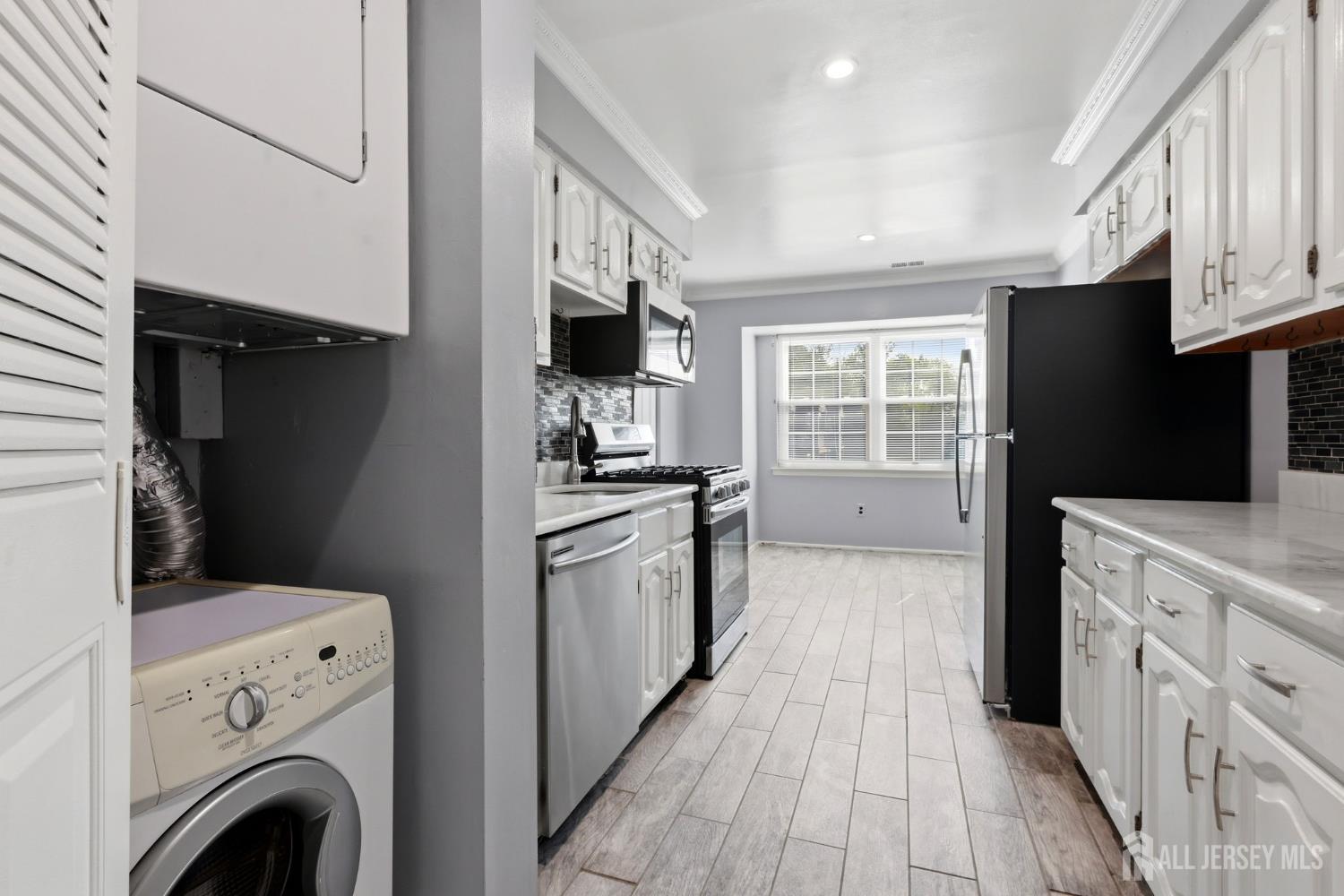 209 Newport Court Fords NJ 08863