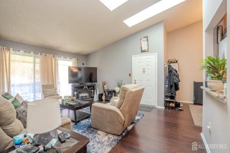 88 Crabapple Lane Franklin NJ 08823
