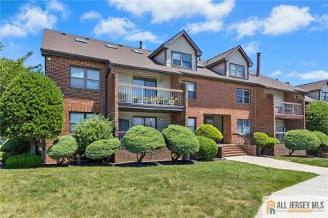 121 Beverly Hills Terrace Woodbridge Proper NJ 07095