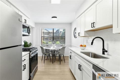 121 Beverly Hills Terrace Woodbridge Proper NJ 07095