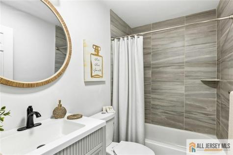 121 Beverly Hills Terrace Woodbridge Proper NJ 07095