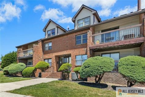 121 Beverly Hills Terrace Woodbridge Proper NJ 07095