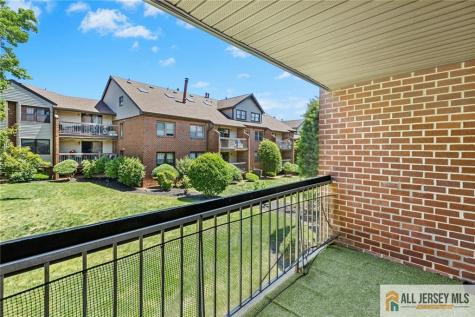 121 Beverly Hills Terrace Woodbridge Proper NJ 07095