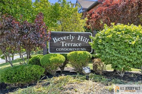121 Beverly Hills Terrace Woodbridge Proper NJ 07095