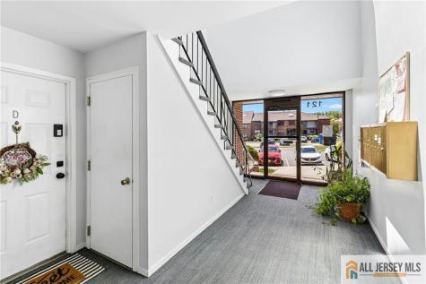 121 Beverly Hills Terrace Woodbridge Proper NJ 07095
