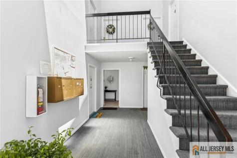 121 Beverly Hills Terrace Woodbridge Proper NJ 07095