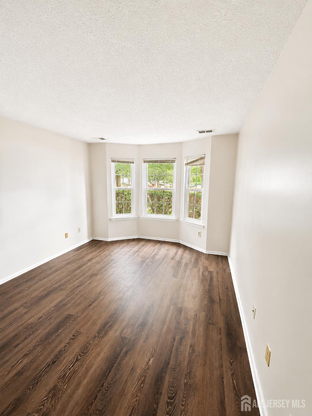 47 Tanglewood Court South Brunswick NJ 08852