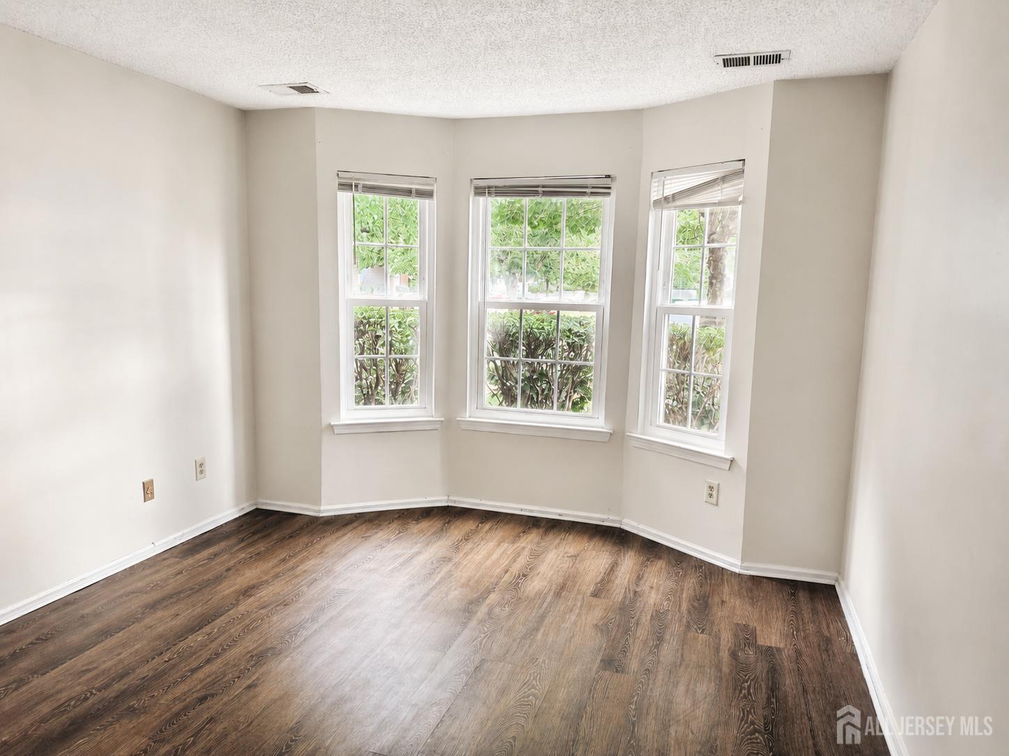 47 Tanglewood Court South Brunswick NJ 08852