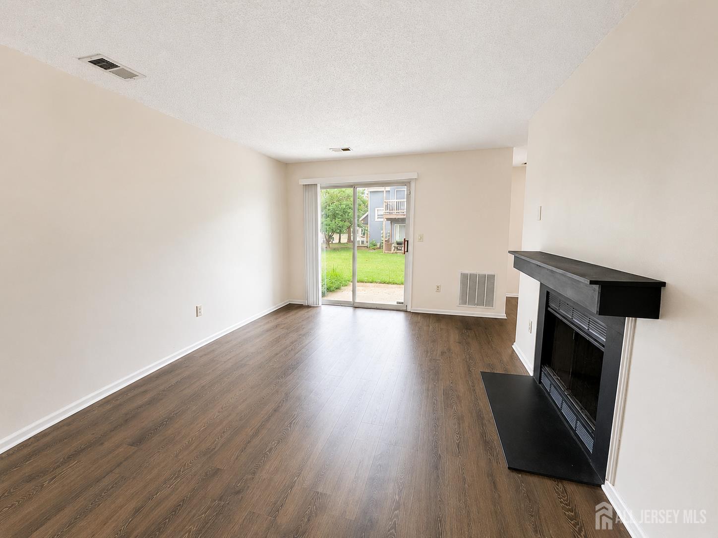 47 Tanglewood Court South Brunswick NJ 08852