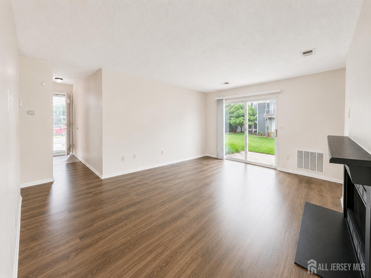 47 Tanglewood Court South Brunswick NJ 08852