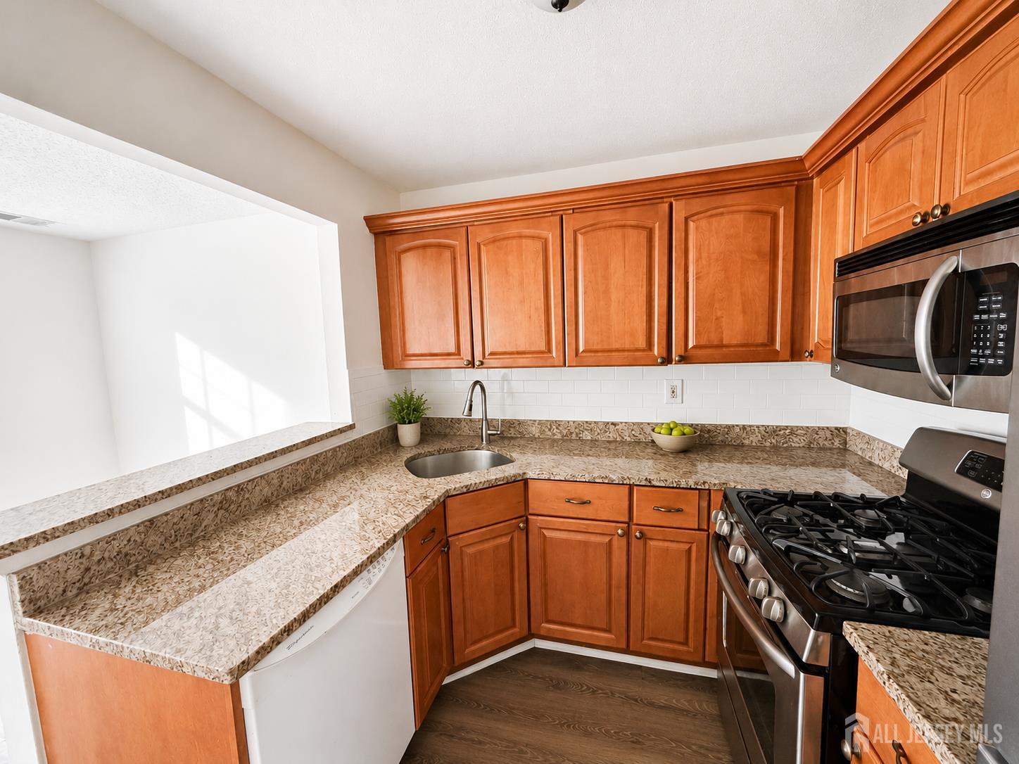 47 Tanglewood Court South Brunswick NJ 08852