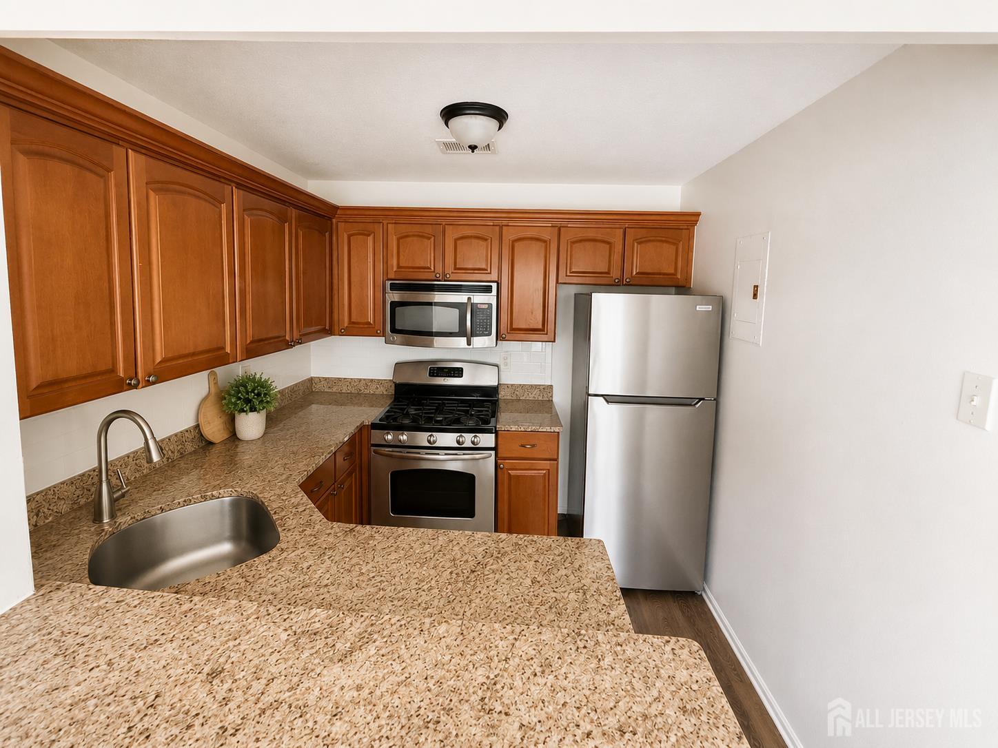47 Tanglewood Court South Brunswick NJ 08852