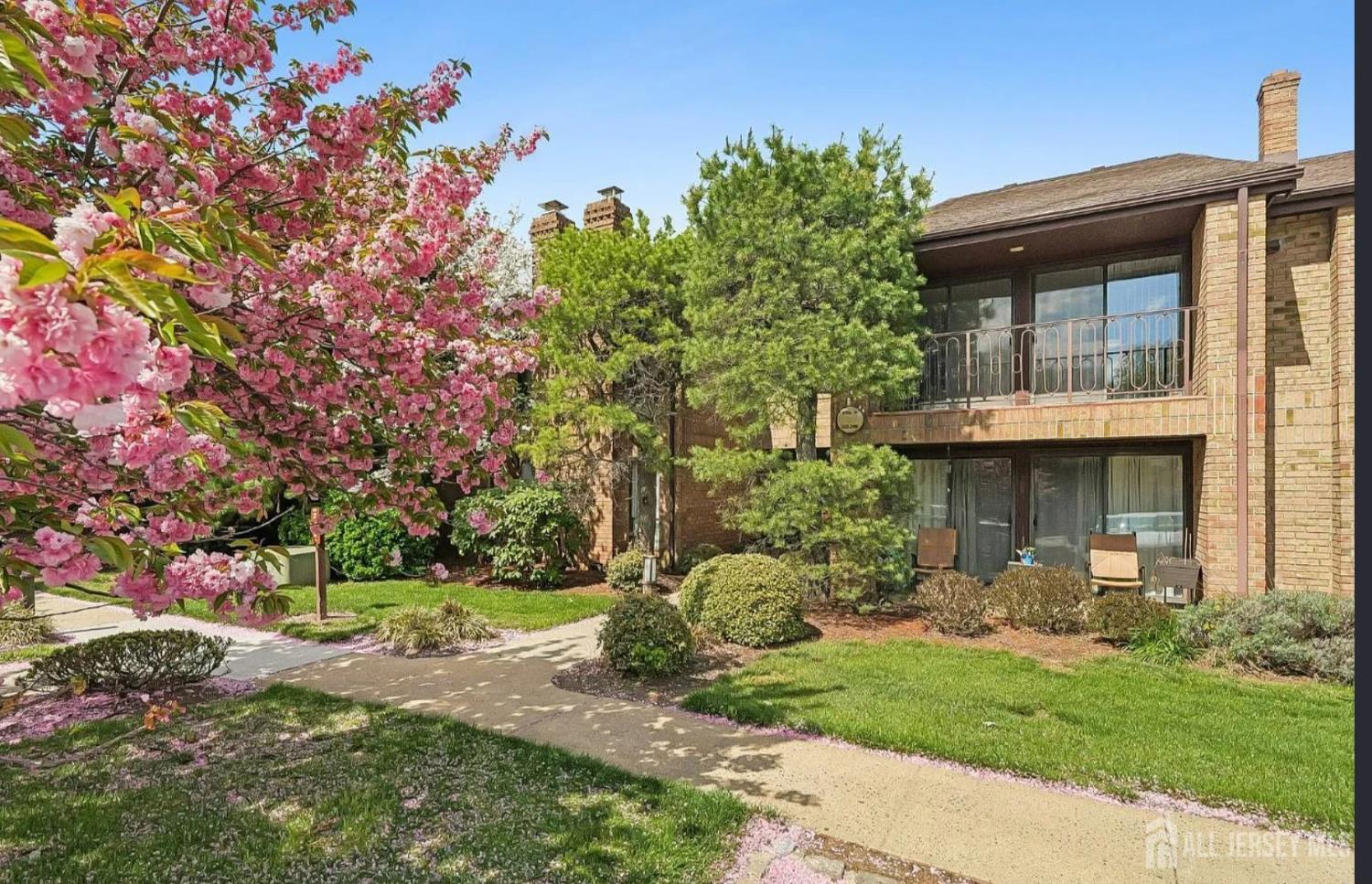 262 Willowbrook Drive North Brunswick NJ 08902
