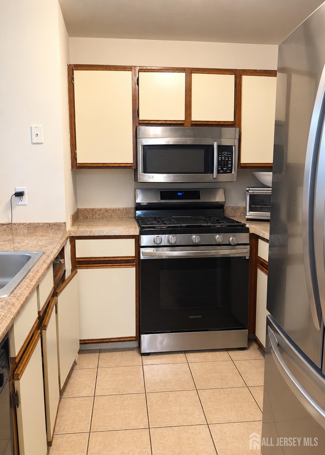 13 Equestrian Court Tinton Falls NJ 07753