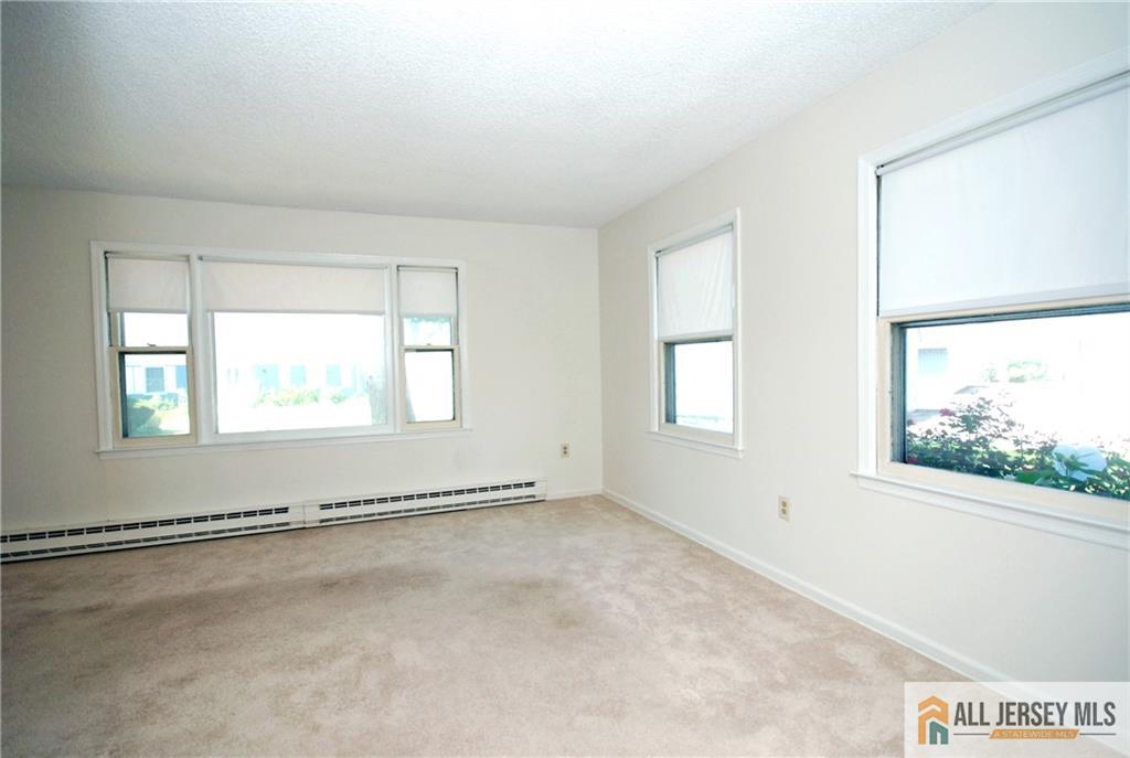 220 Manchester Lane Monroe NJ 08831