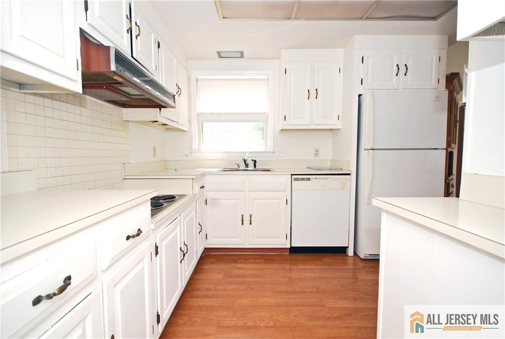 220 Manchester Lane Monroe NJ 08831