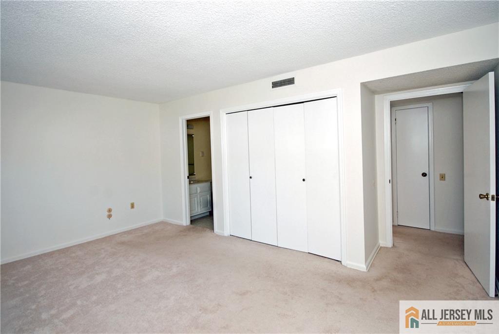 220 Manchester Lane Monroe NJ 08831