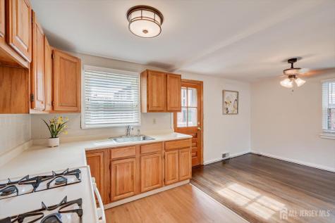 109 Newman Street Metuchen NJ 08840