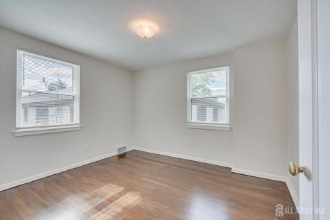 109 Newman Street Metuchen NJ 08840