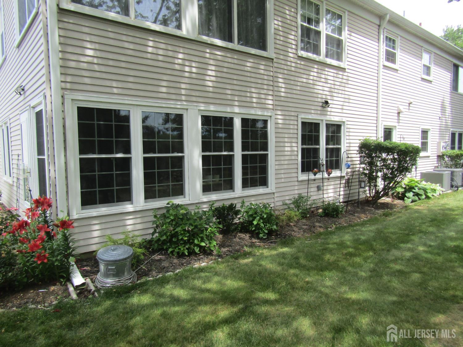 327 Nantuckett Lane Monroe NJ 08831