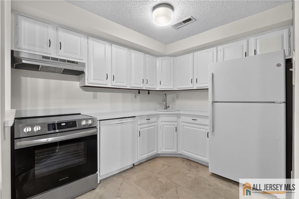 2204 Aspen Drive Plainsboro NJ 08536
