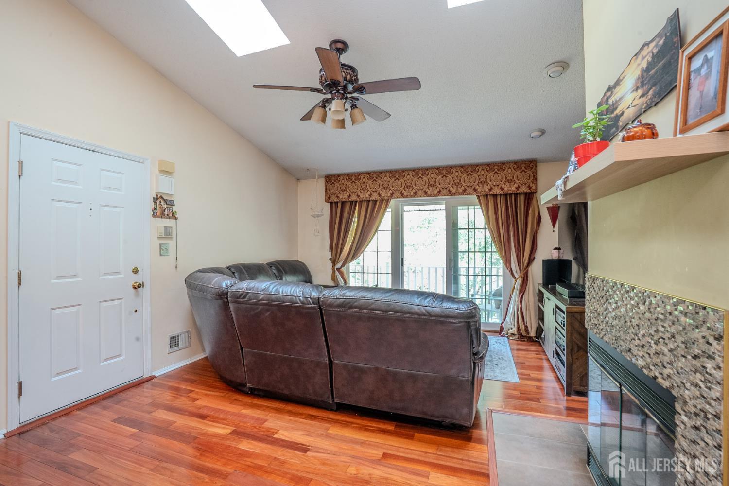 45 Amethyst Way Franklin NJ 08823